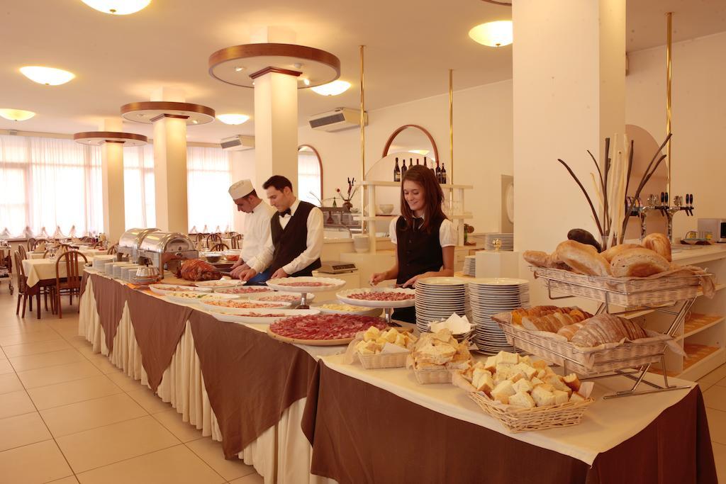 Gallia Club Hotel Cesena Bagian luar foto